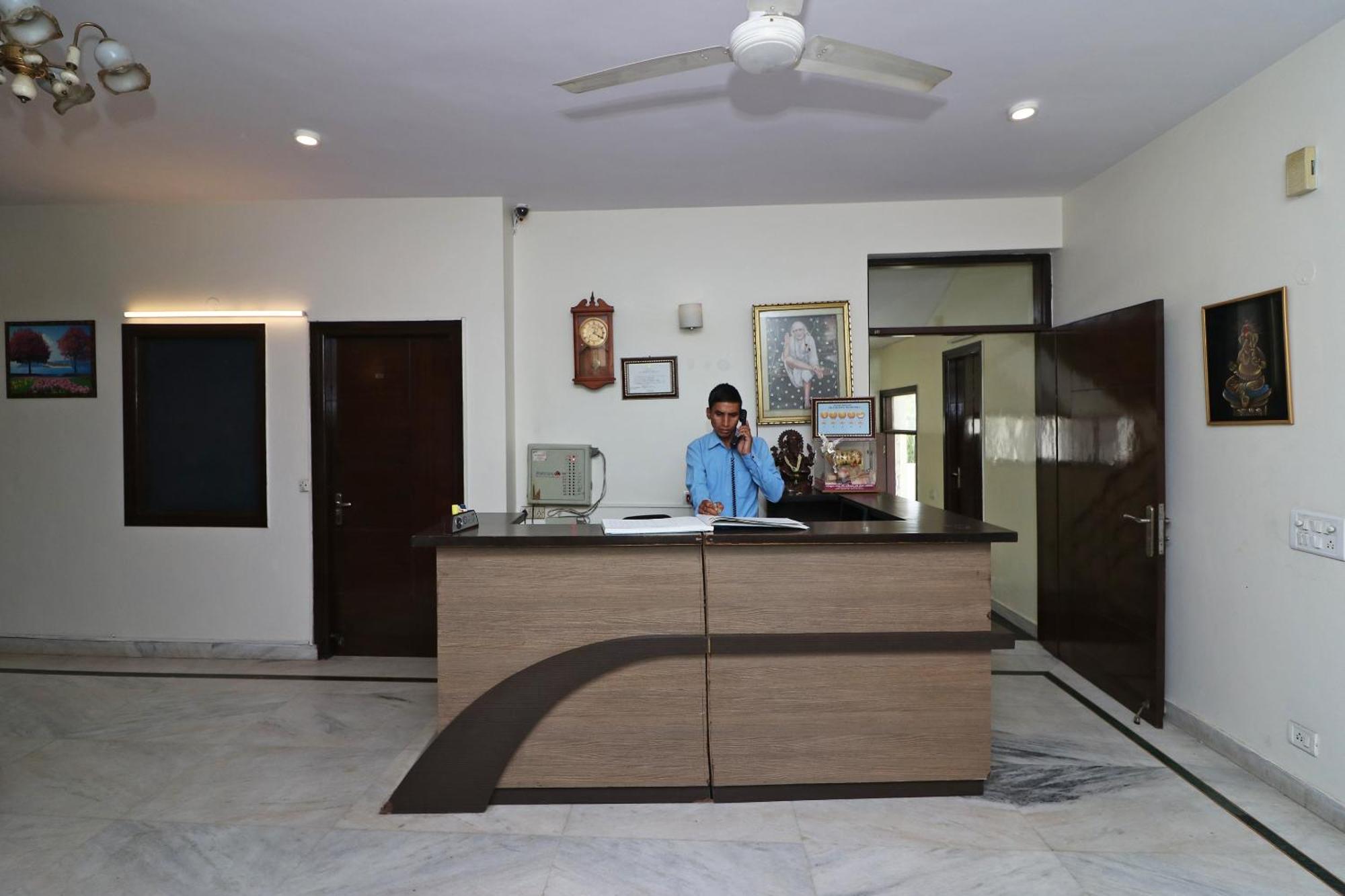 OYO Flagship 595 Aravali Residency Otel Gurgaon Dış mekan fotoğraf