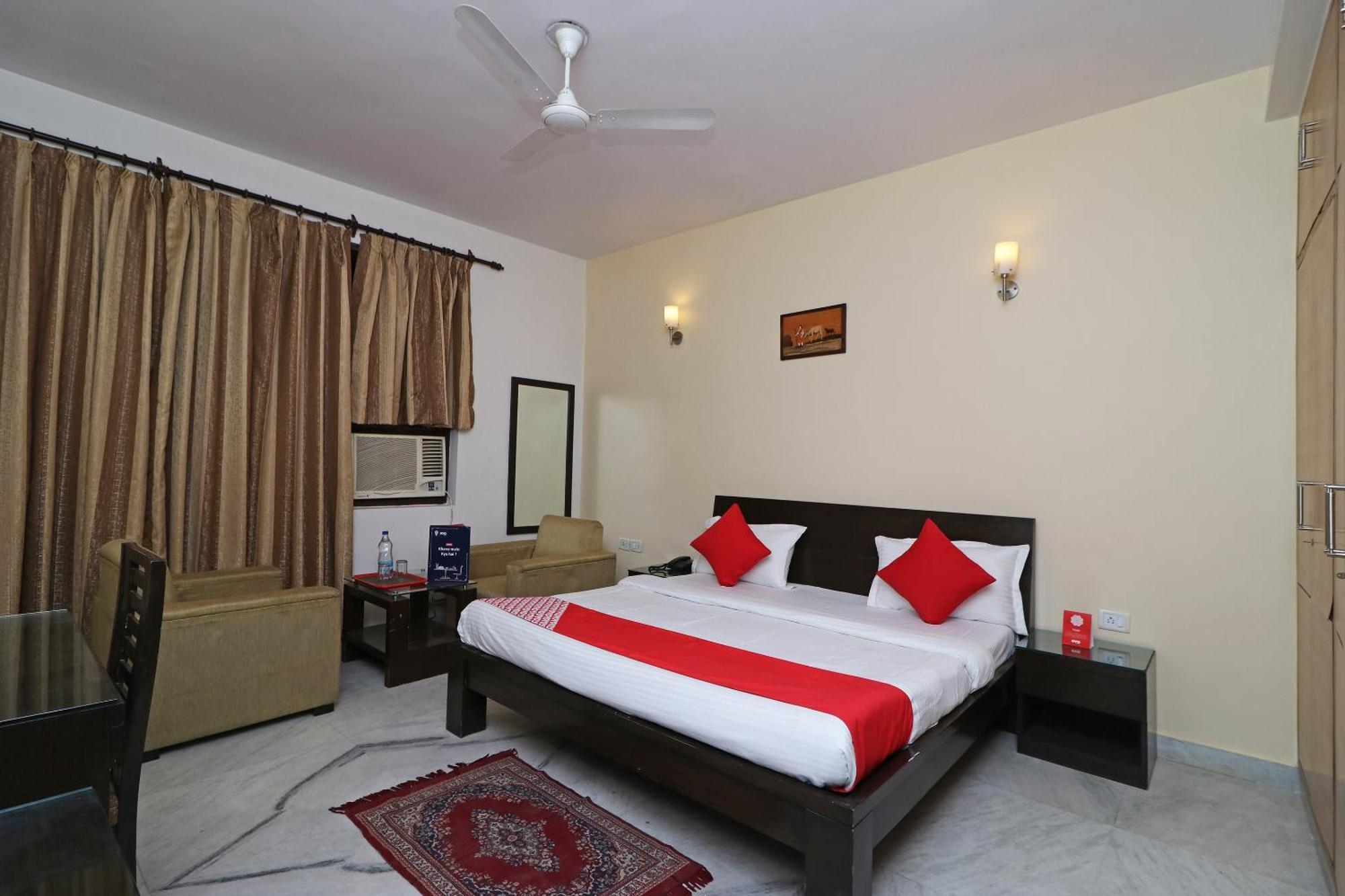 OYO Flagship 595 Aravali Residency Otel Gurgaon Dış mekan fotoğraf